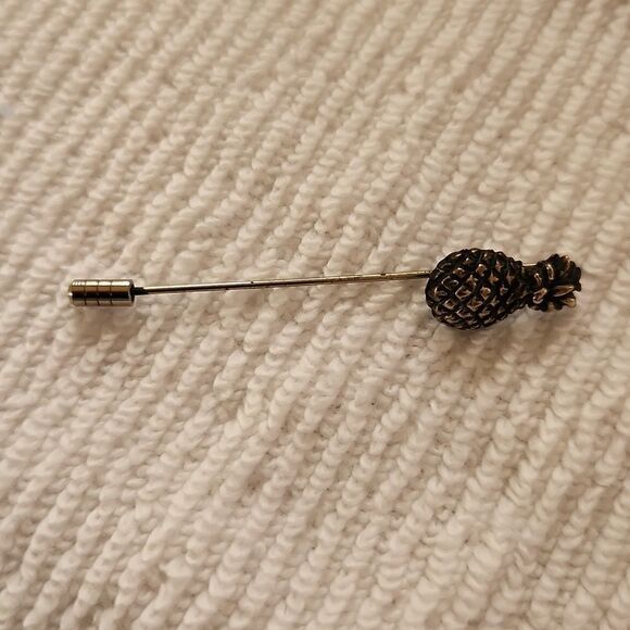 Pewter pineapple pin - Picture 3 of 4